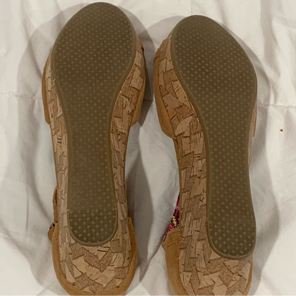 TOMS SUEDE WEDGES women’s heels size 9 -worn once - Picture 8 of 14